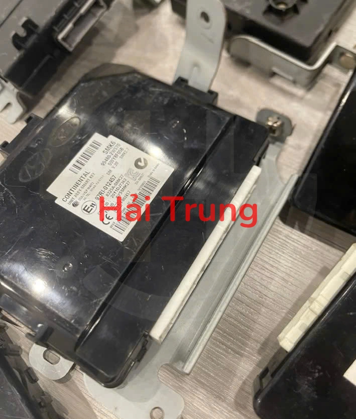 Hộp Smart Key Hyundai Santafe 2015 2016 2017 2018 Tháo Xe 954802W570