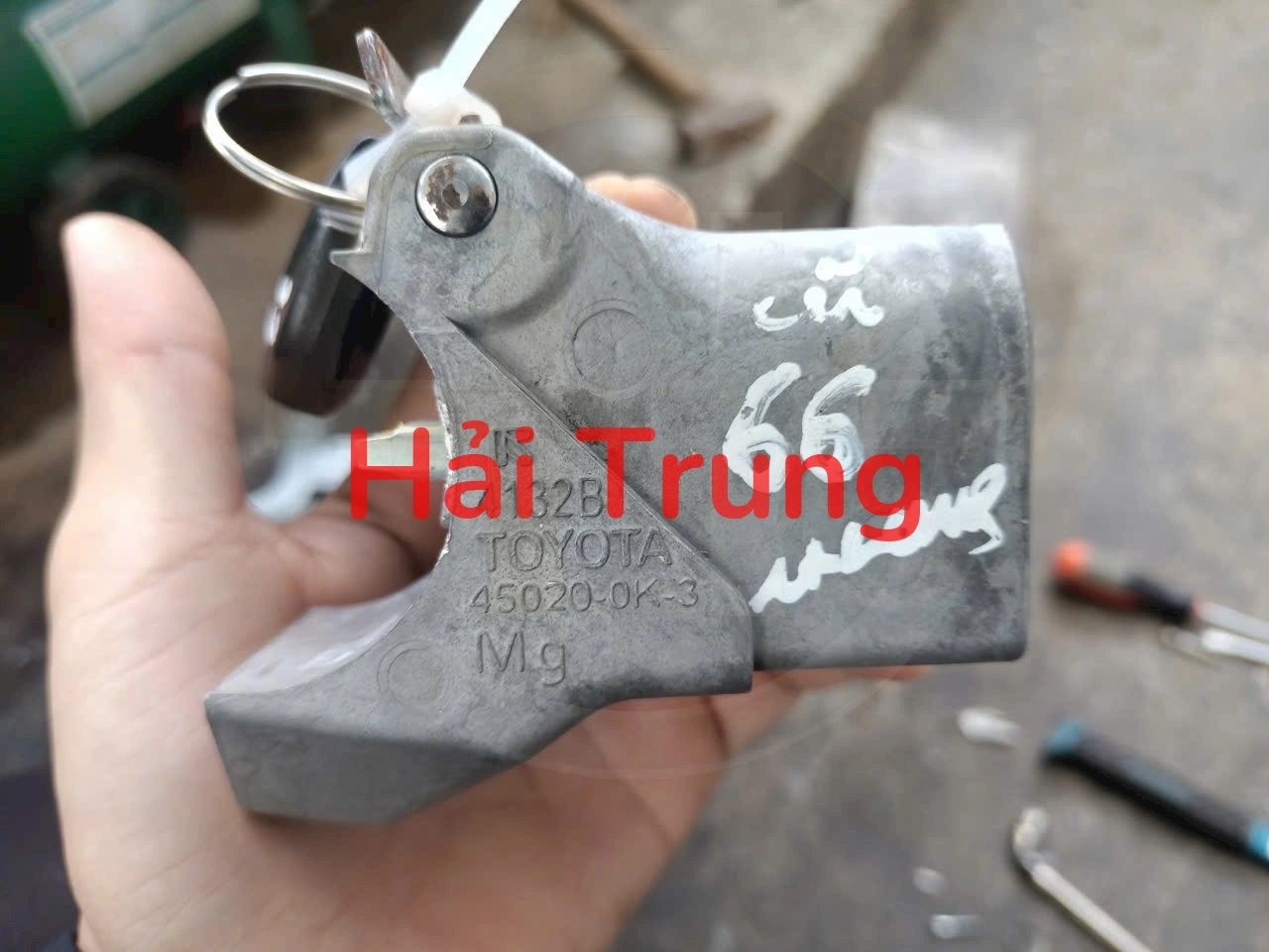 Khoá cổ xe Toyota Vios 2014-2020 Tháo xe