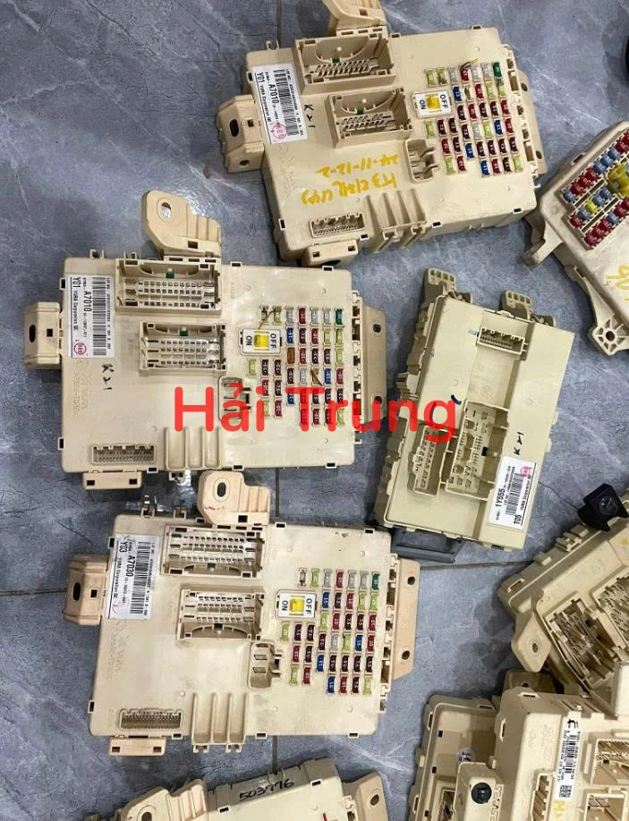 Tháo Xe Hộp cầu trì trong xe Kia K3 Cerato 2016-2018 91950A7010 91950A7030