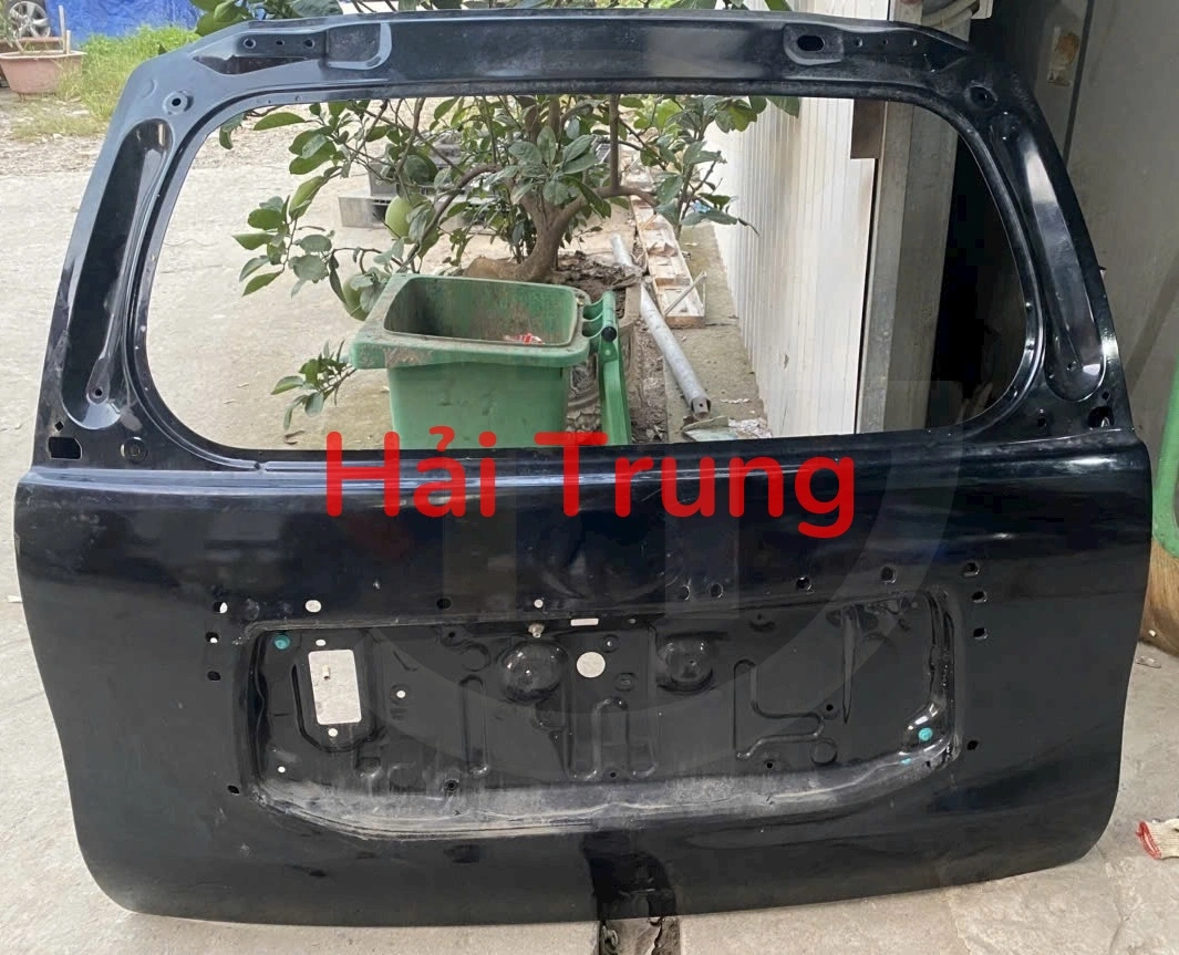 Tháo xe cốp sau, cửa hậu Toyota Land Cruiser