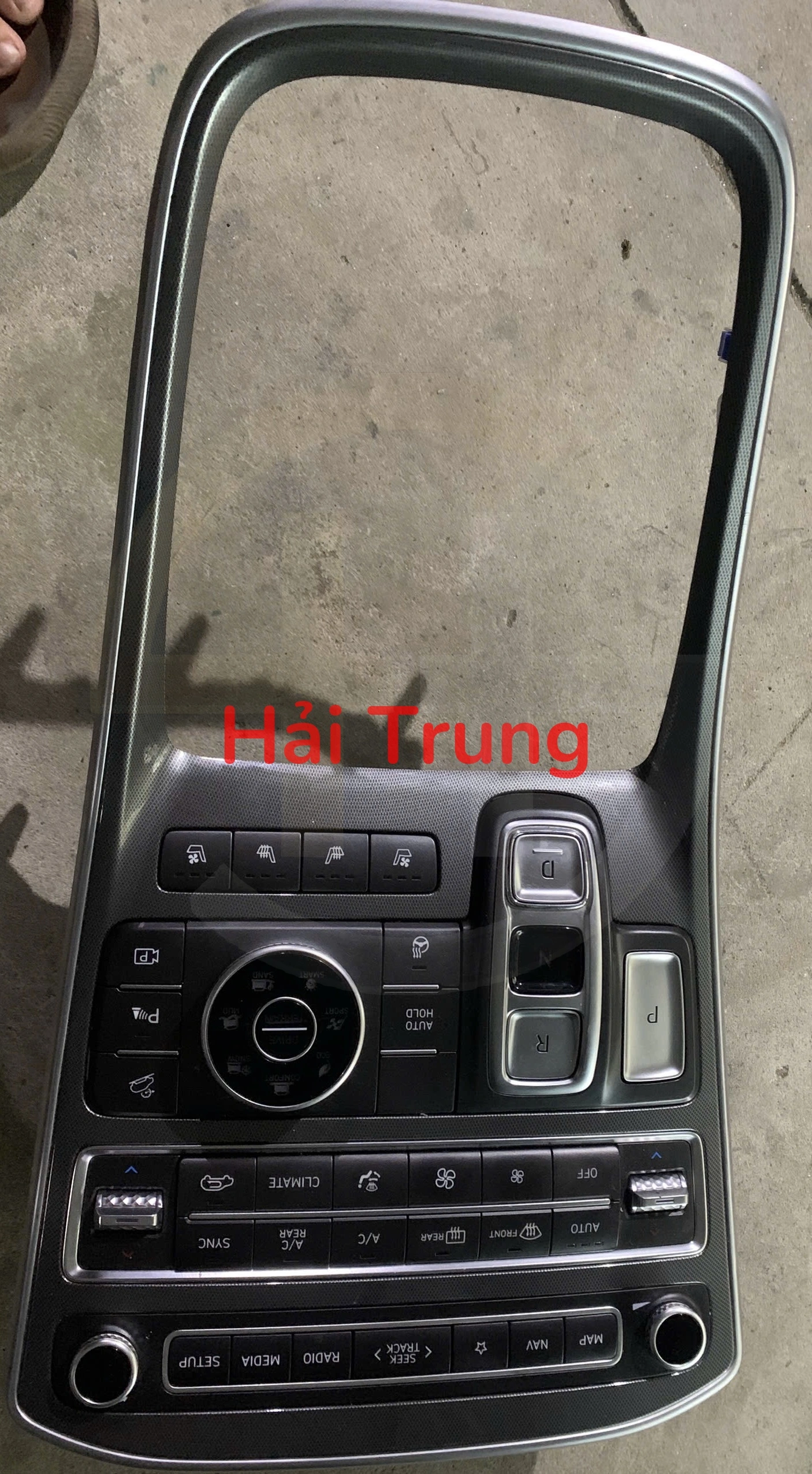 Cụm bảng điều khiển trung tâm Hyundai Santafe 2022-2024 Tháo Xe