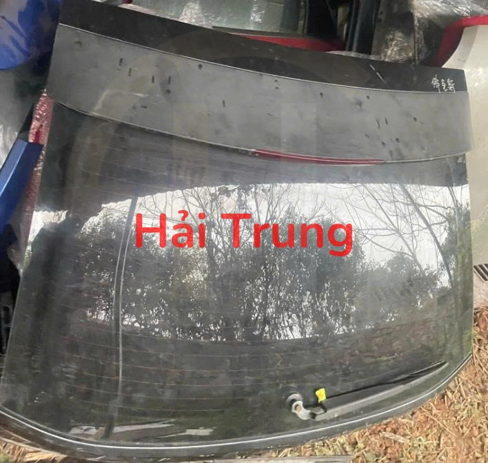 Kính chắn gió sau Ford Focus 2005-2014 Tháo xe