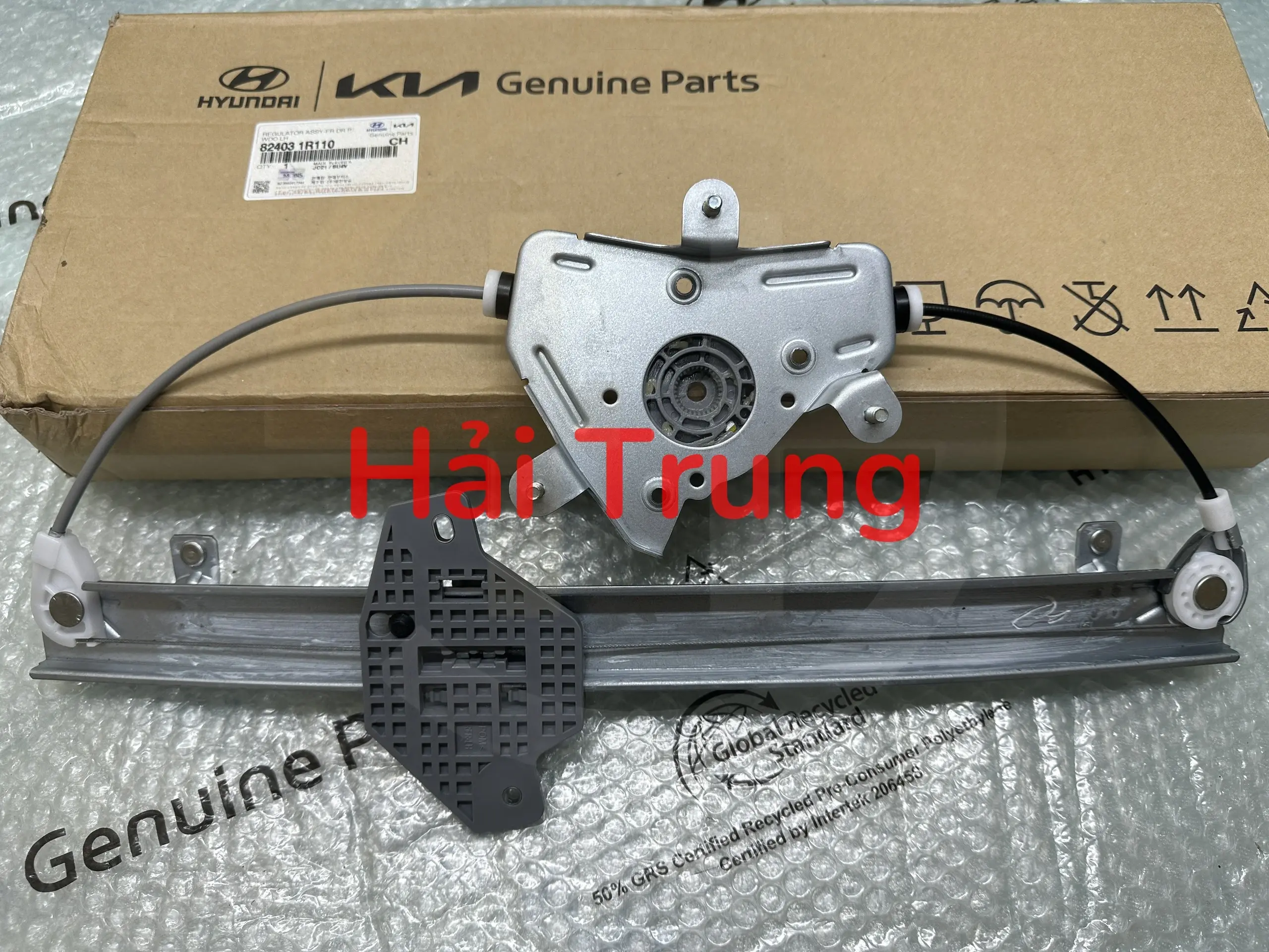 Compa lên kính trước lái Hyundai Accent 2012-2017 chính hãng 824031R110 824041R110(1)