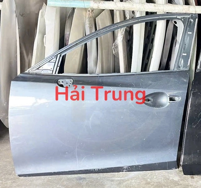 Tháo xe cánh cửa Mazda 3 2017