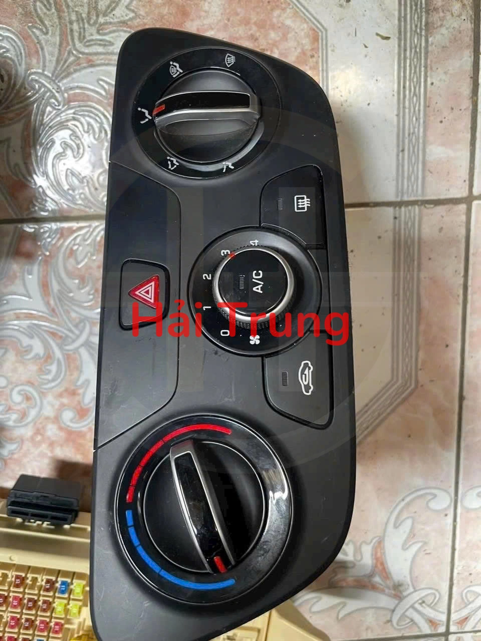 Tháo xe bảng điều khiển công tắc điều hòa AC Hyundai Accent 2018 2019 2020 2021