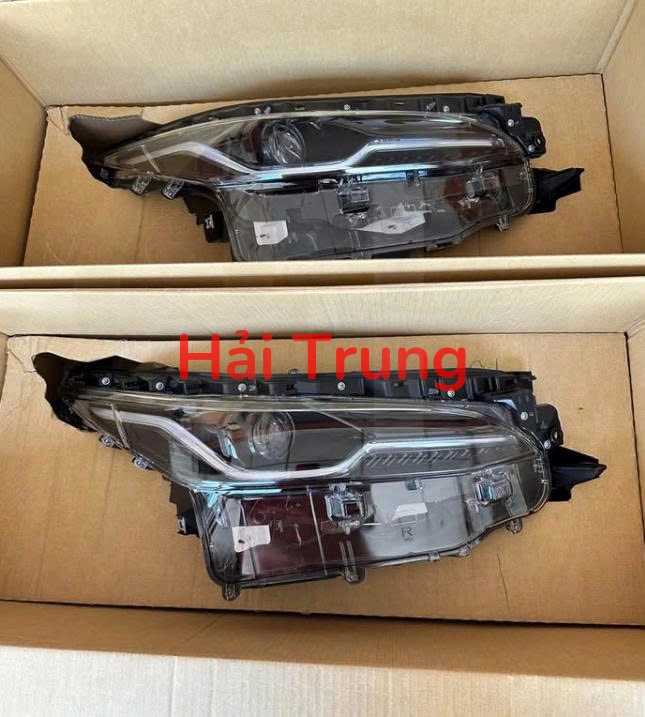 Cặp đèn pha Toyota Fortuner Legender 2025