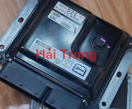 Hộp điều khiển động cơ Hộp đen Ecu Isuzu Tải QKR Tháo Xe 898275-8850 8982758850