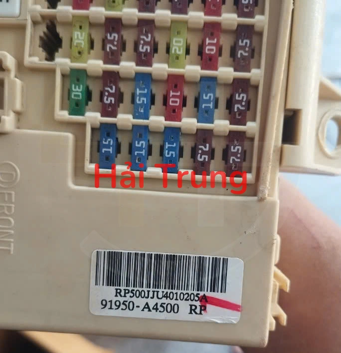 91950A4500 Hộp cầu trì táp lô Kia Rondo Tháo Xe