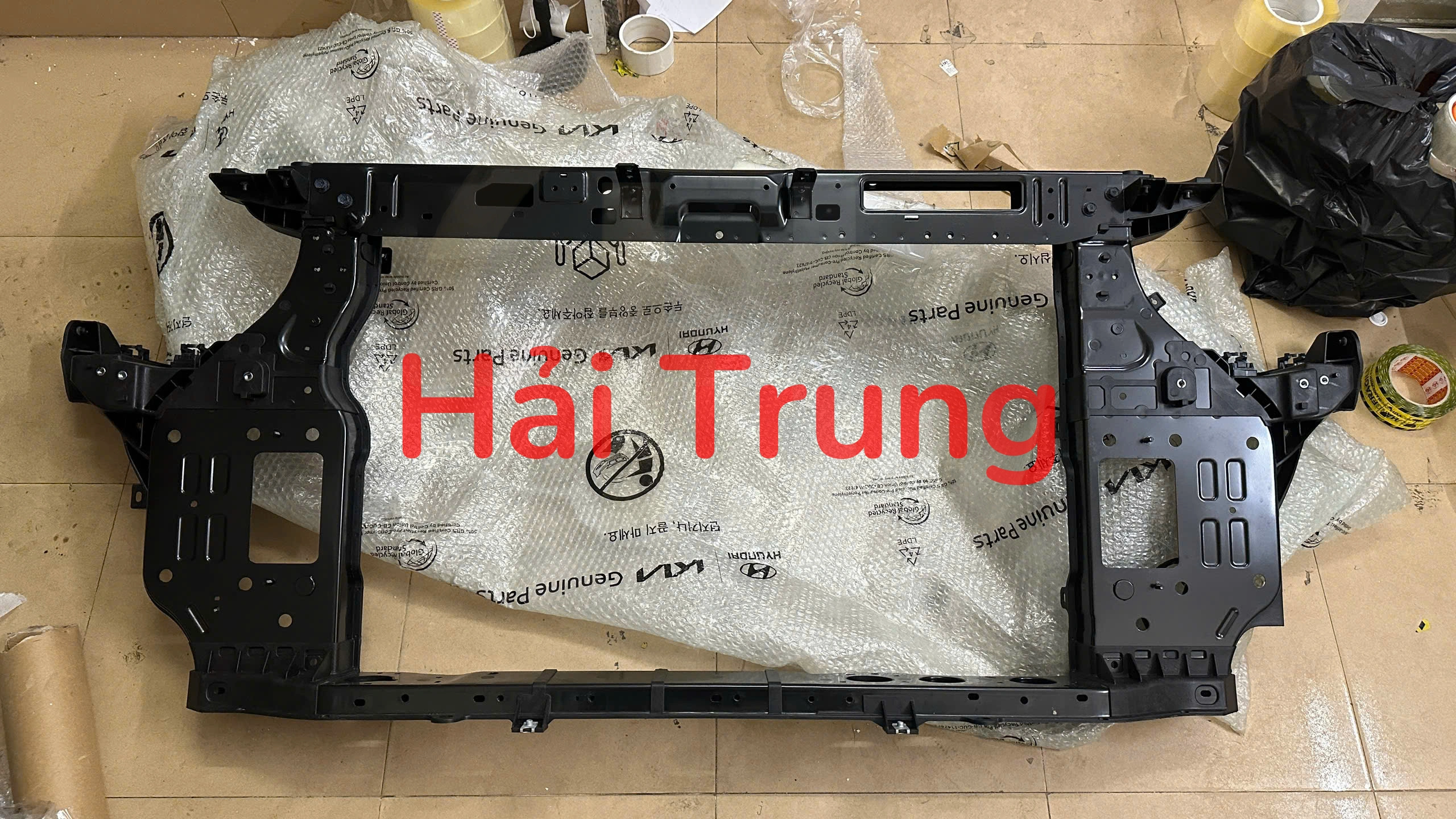 Khung xương két nước Kia Sedona 2019-2021