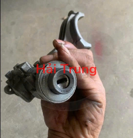 Ổ khóa đề Kia Morning 2005 có vành từ báo