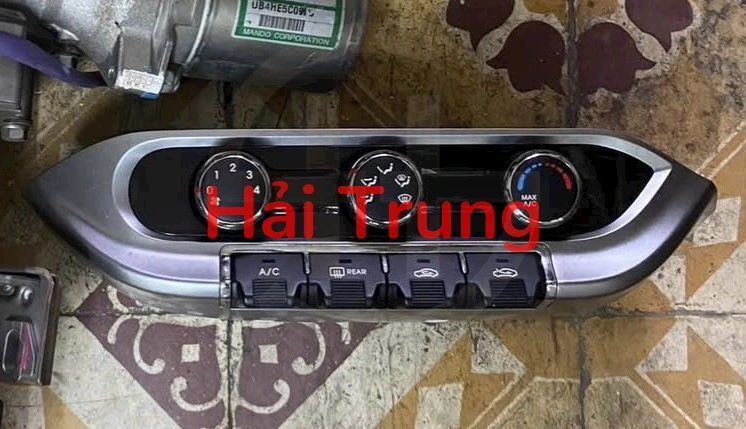 Tháo xe Bảng điều khiển điều hòa Ac Kia Rio 2012-2015