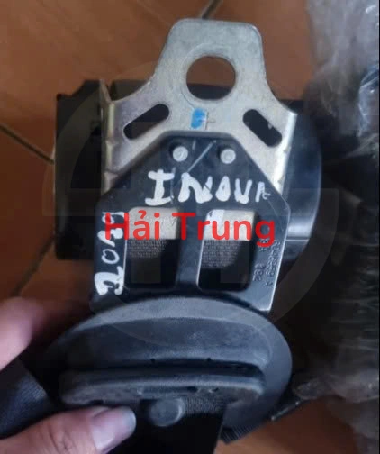 Tháo xe Dây đai an toàn Toyota Innova