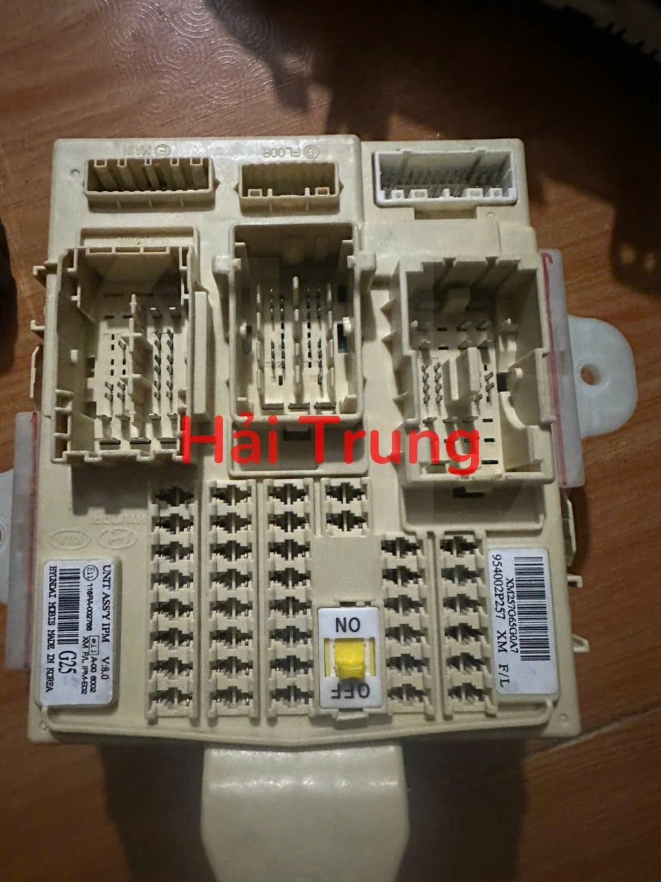 Hộp cầu trì trong xe Kia Sorento 2010 Tháo xe 954002P257