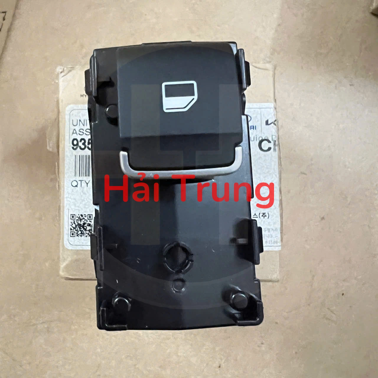 93576S1010NNB Công tắc đơn Hyundai Santafe 2019-2021   