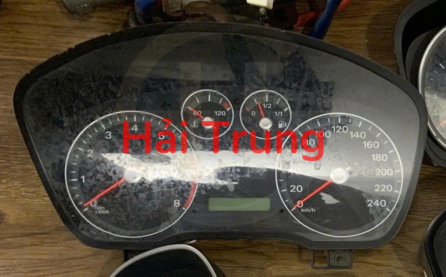 Tháo xe đồng hồ táp lô Ford Focus 2005-2007