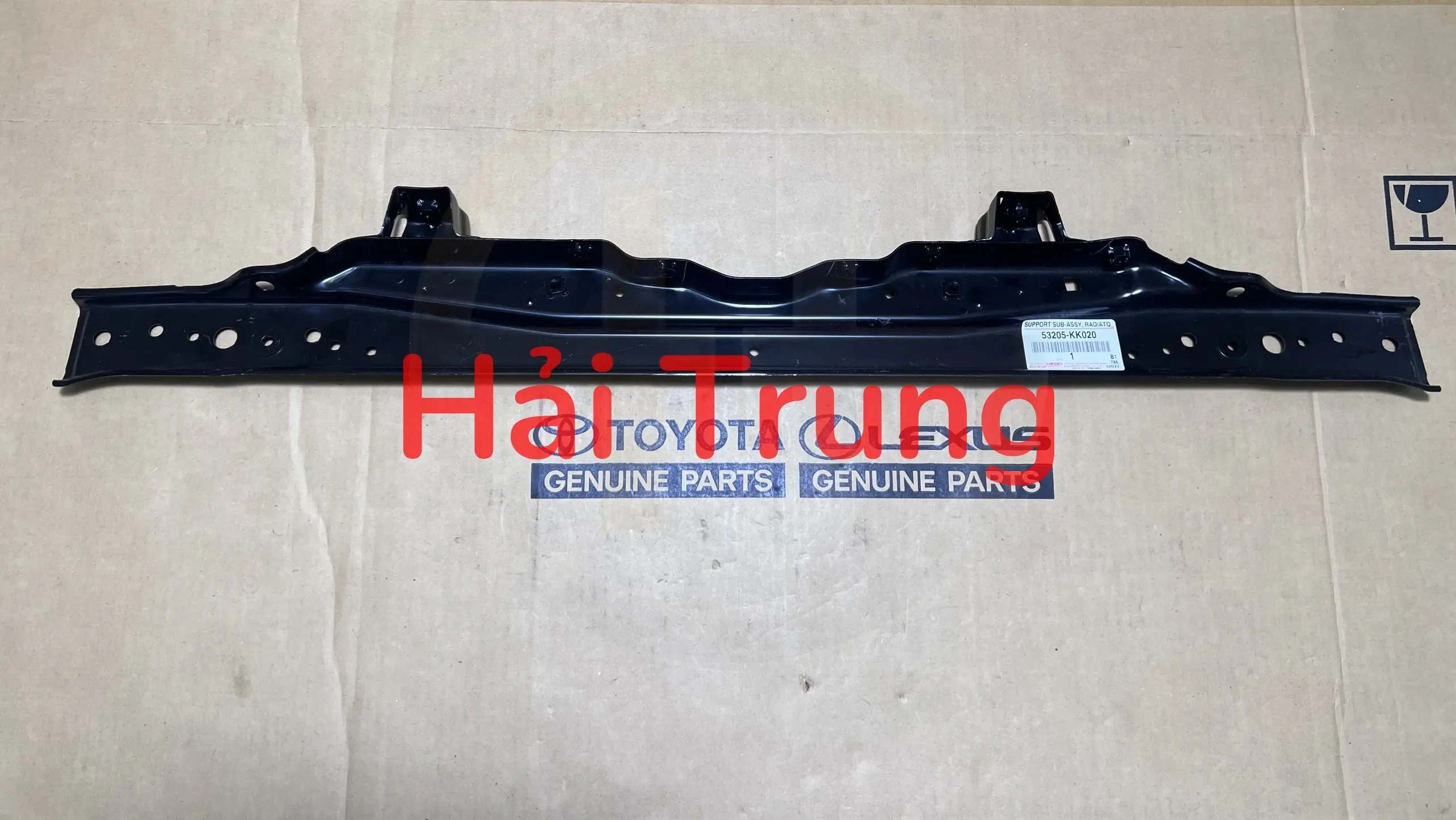 Khung xương két nước Toyota Hilux