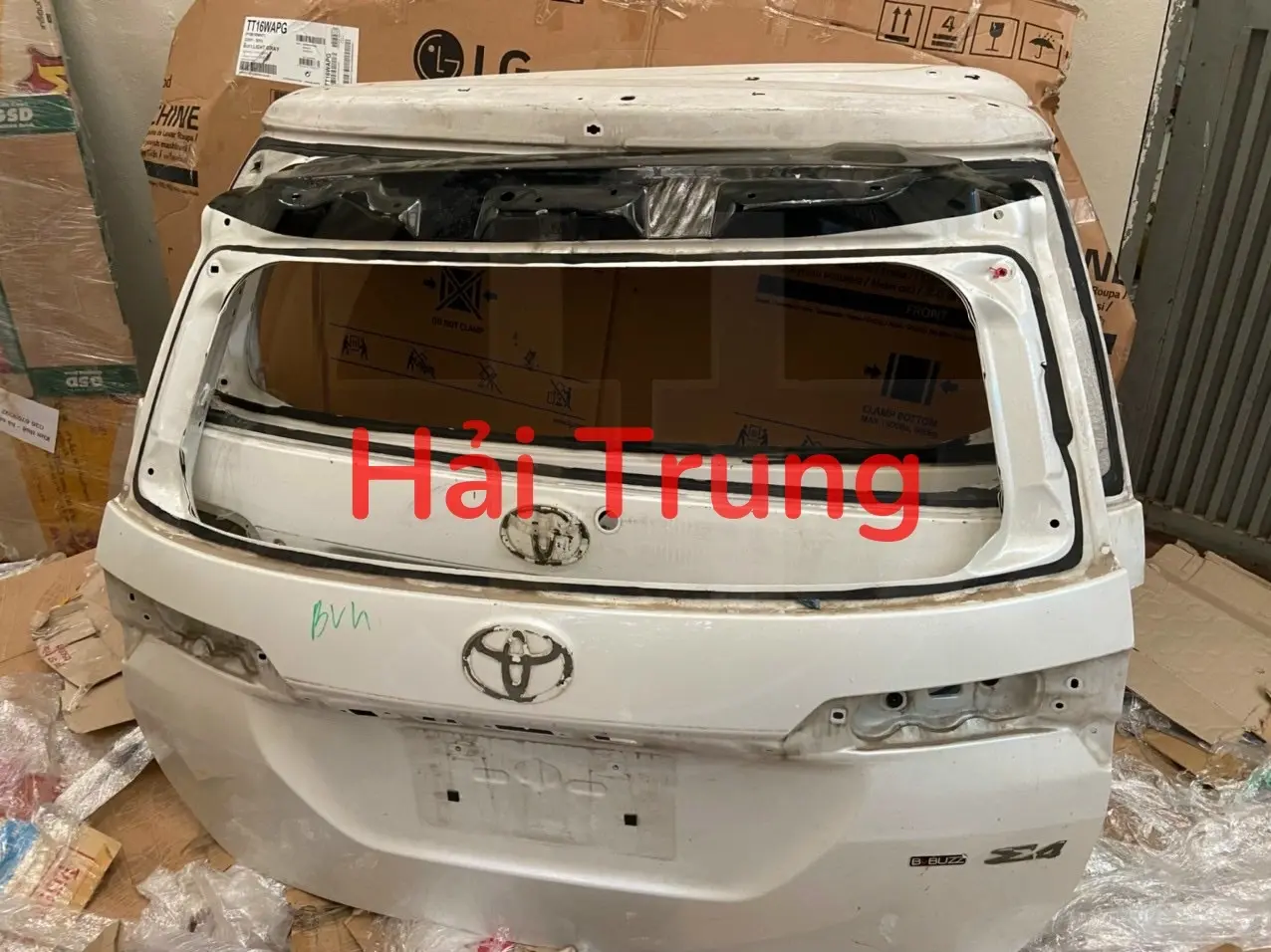 Cửa hậu Toyota Fortuner 2017-2021 Tháo xe Zin keo chỉ 