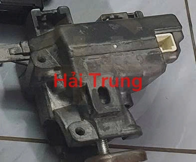 Khóa cổ vô lăng Mitsubishi Xpander Tháo Xe