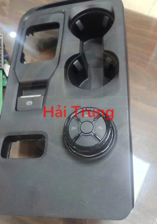 Cụm ốp nhựa điều khiển trung tâm Ford Everest 2025 2026 Tháo Xe