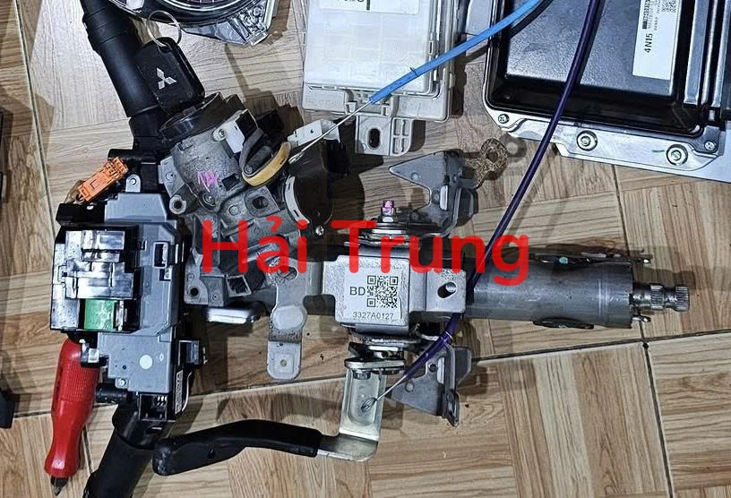 Tháo xe Cọc lái Mitsubishi Triton L200