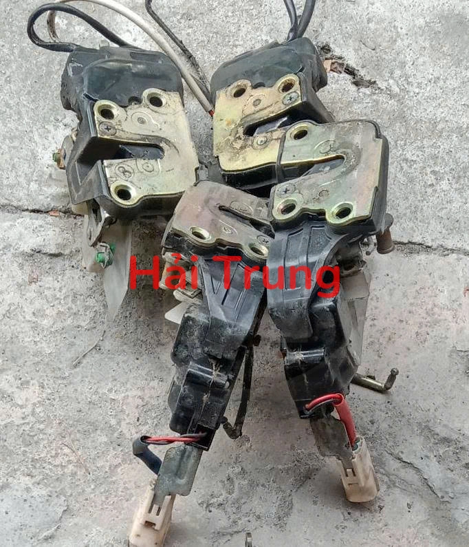 Khóa ngậm cửa Toyota Corona 1992-1996 Tháo Xe