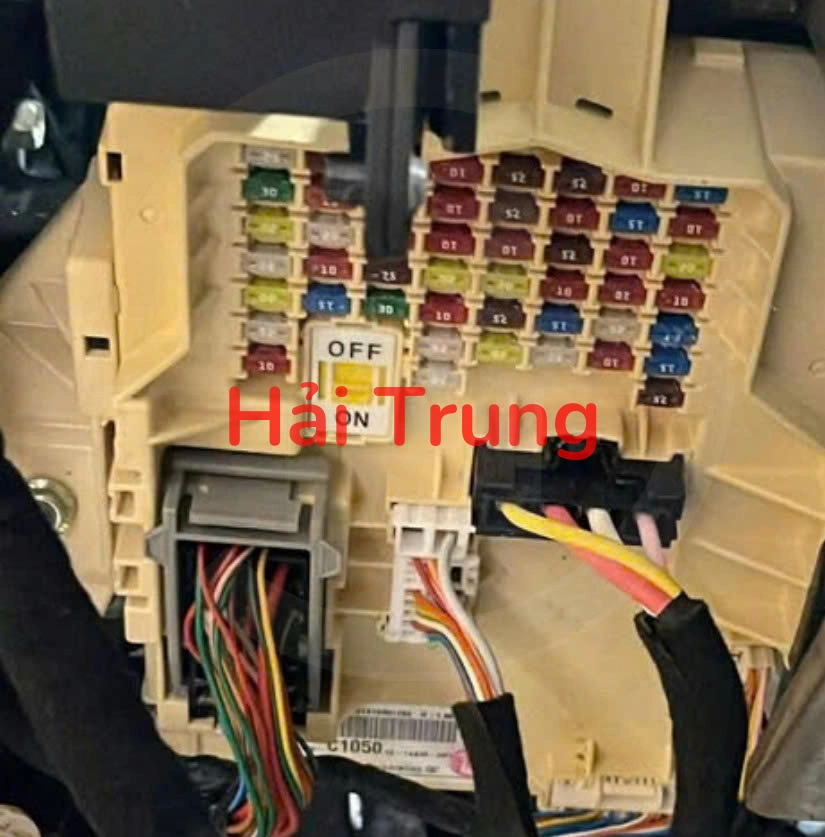 91950C1050 Hộp cầu trì trong xe Hyundai Sonata Tháo Xe