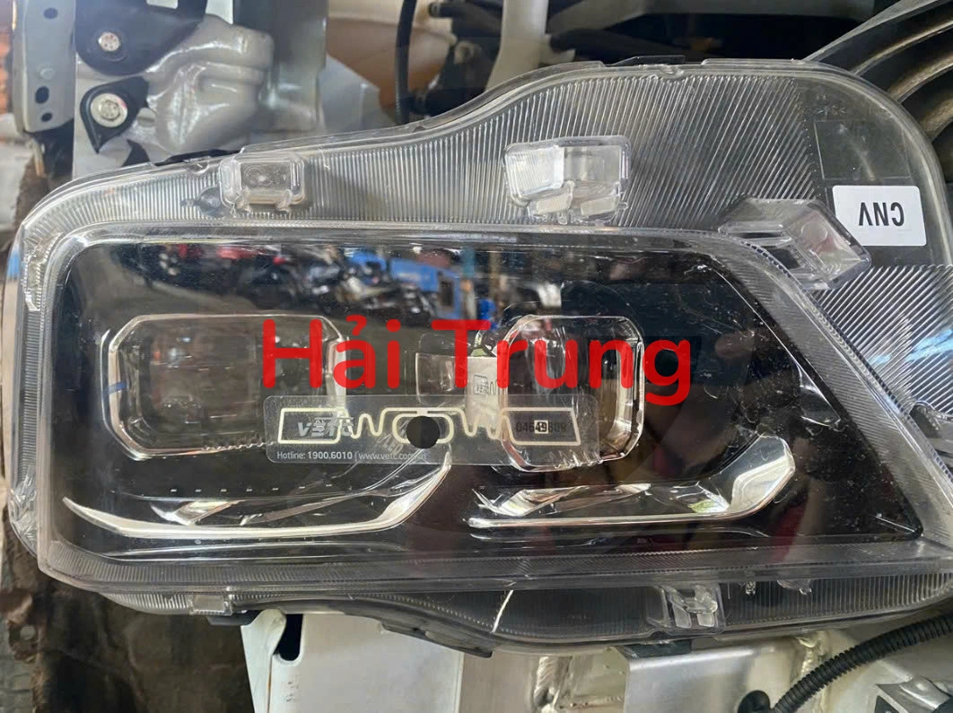 Đèn pha Ford TERITORI 2023