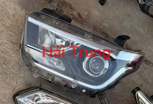 Đèn pha Hyundai H-1, Starex Tháo Xe