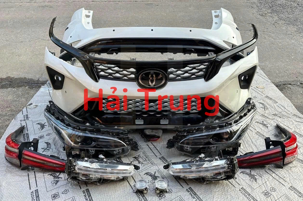 Cản trước, Đèn pha, Đèn hậu, Đèn gầm Toyota Fortuner Legender Tháo Xe