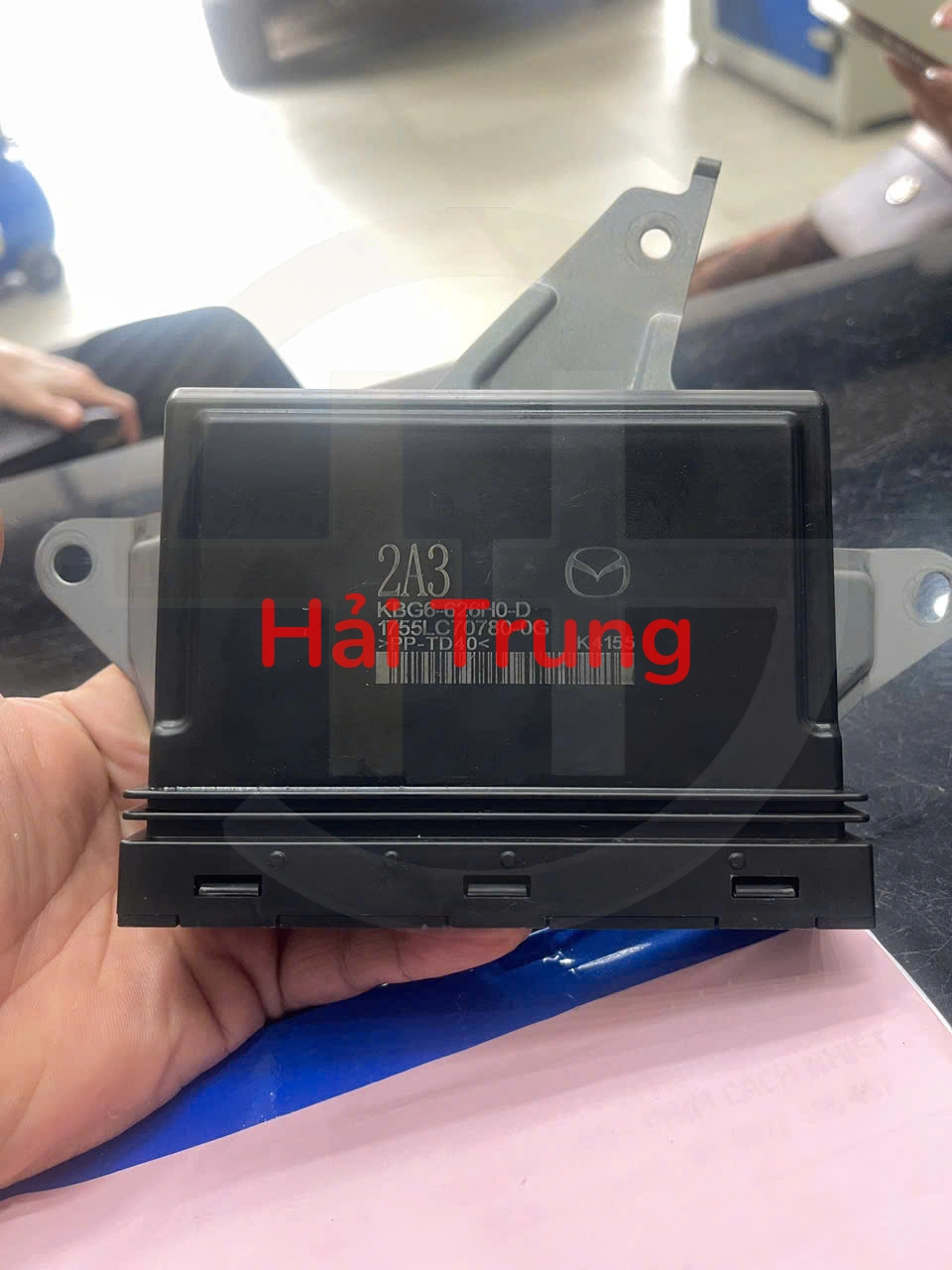 Hộp điều khiển cốp sau CX5 2020