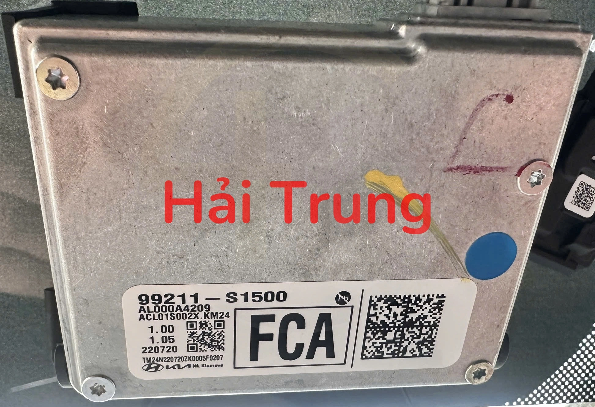 Hộp Radar trên kính chắn gió Hyundai Santafe 2022-2024 Tháo Xe 99211S1500