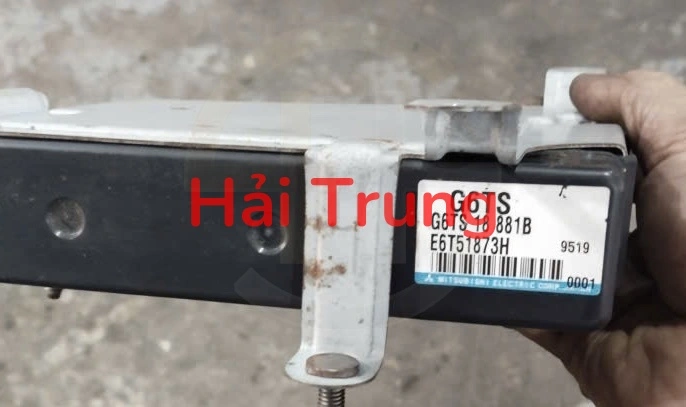 Hộp điều khiển động cơ Ecu Ford Everest 2005 máy xăng Tháo Xe G6TS18881B