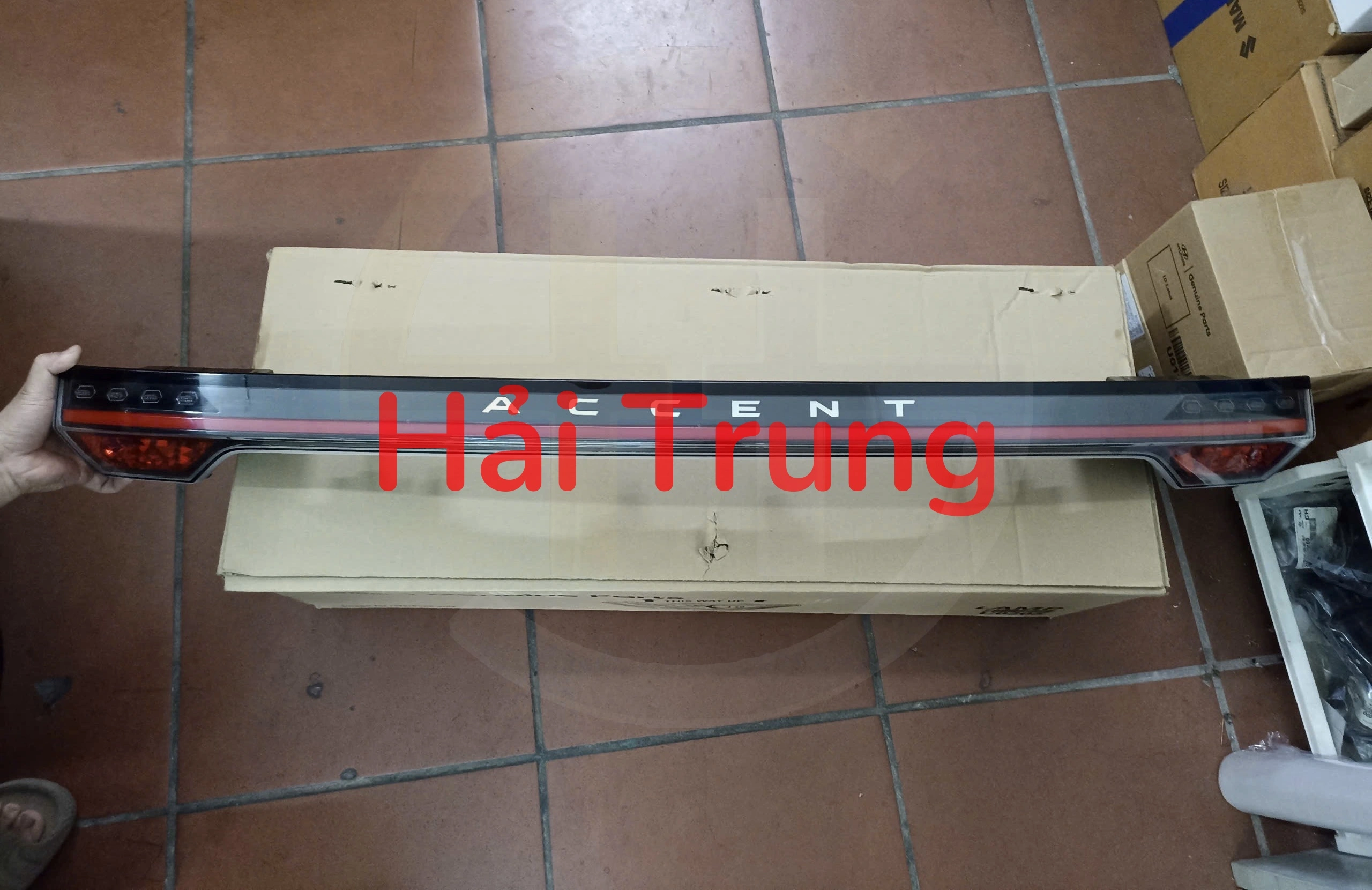 Đèn cốp, đèn hậu giữa Hyundai Accent 2024-2026 Tháo Xe Zin