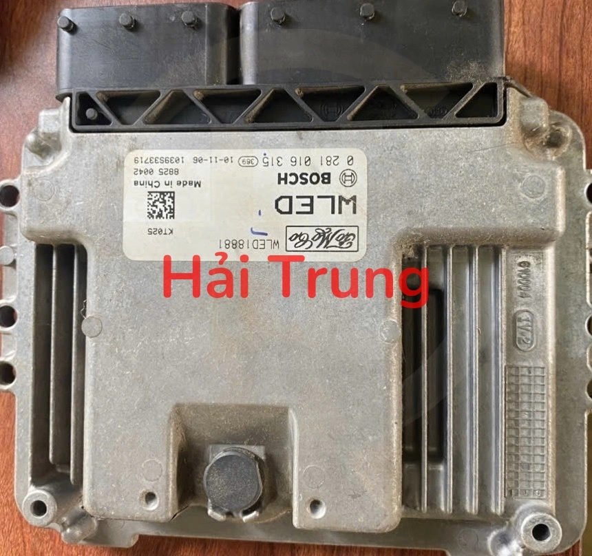 Hộp điều khiển động cơ Hộp đen ECU Ford Ranger 2010 Tháo Xe WLED18881