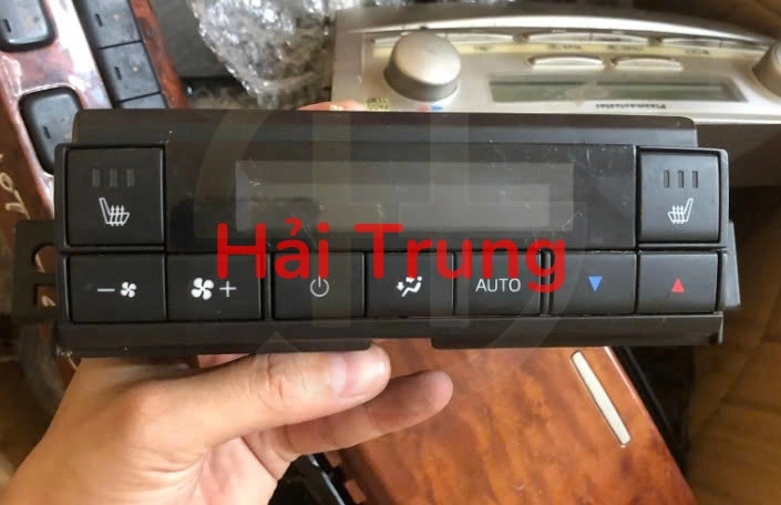 Tháo xe bảng điều khiển điều hòa Mazda Cx8