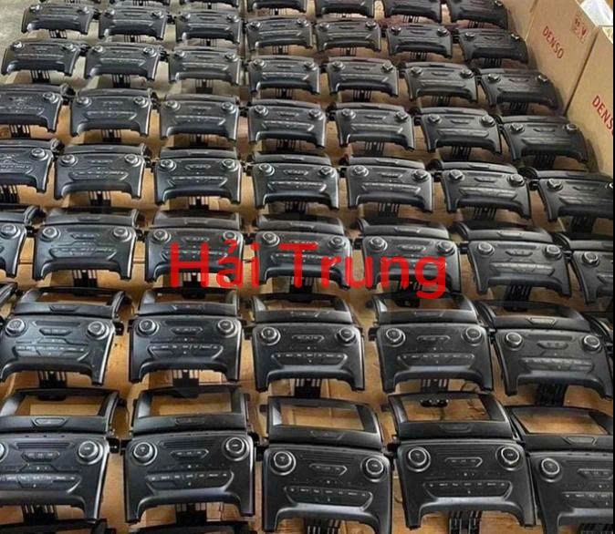 Tháo xe bảng điều khiển công tắc điều hòa AC Ford Ranger 2020-2024