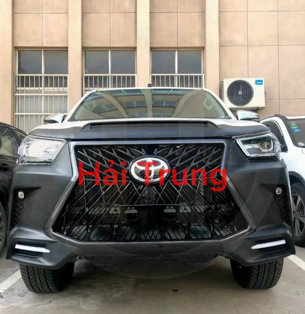 Mặt ca lăng độ Lexus cho xe Toyota Hilux 