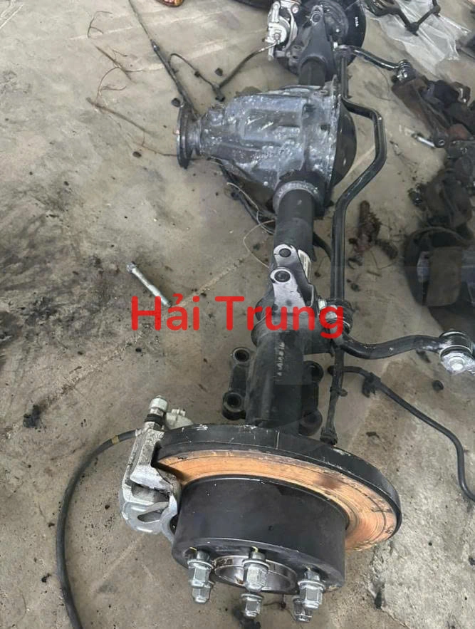 Cầu sau Hyundai Solati Tháo Xe1