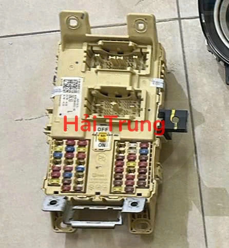 Tháo xe hộp cầu trì táp lô Hyundai I10 2022