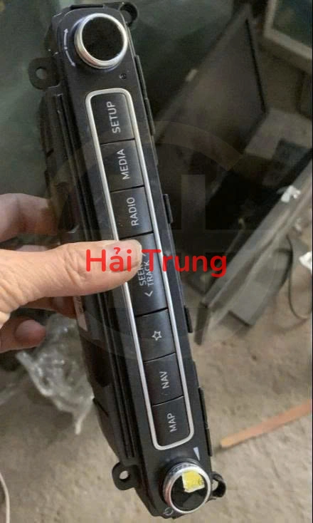 Công tắc điều khiển âm thanh Radio Hyundai Santafe 2022 2023 2024