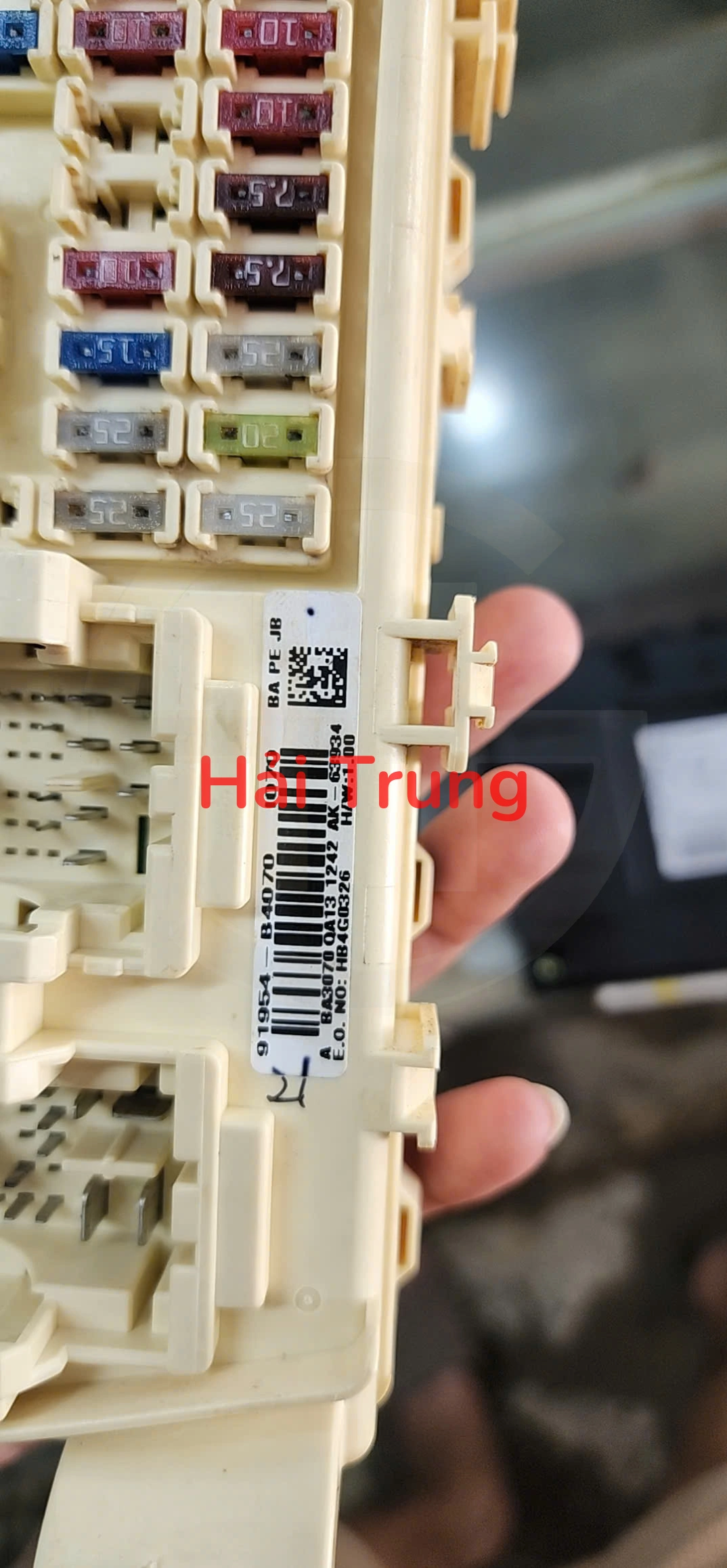 Hộp cầu trì trong xe Hyundai I10 Tháo xe 91954B4070