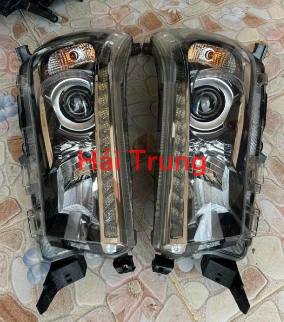 Cặp đèn pha Toyota Hilux 2015-2018 Tháo Xe Zin