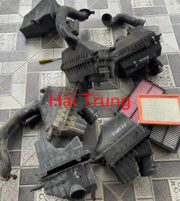 Bầu lọc gió động cơ Ford Escape 2009-2013 Tháo Xe