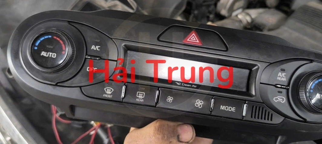Bảng điều khiển công tắc điều hòa AC Kia Sorento Tháo Xe 97250C5BB5