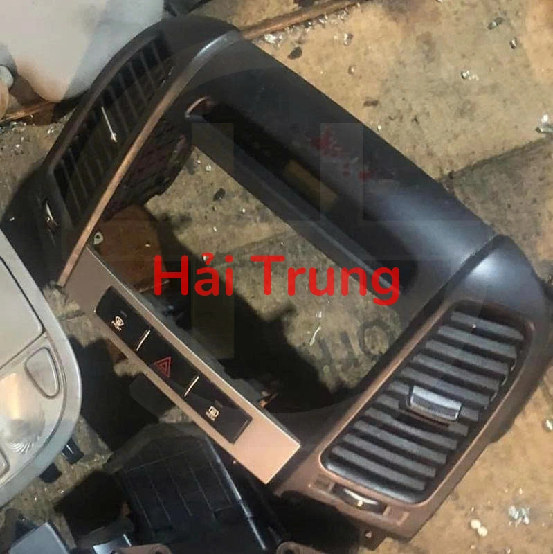 Mặt dưỡng màn hình DVD Hyundai Santafe 2009 2010 Tháo Xe