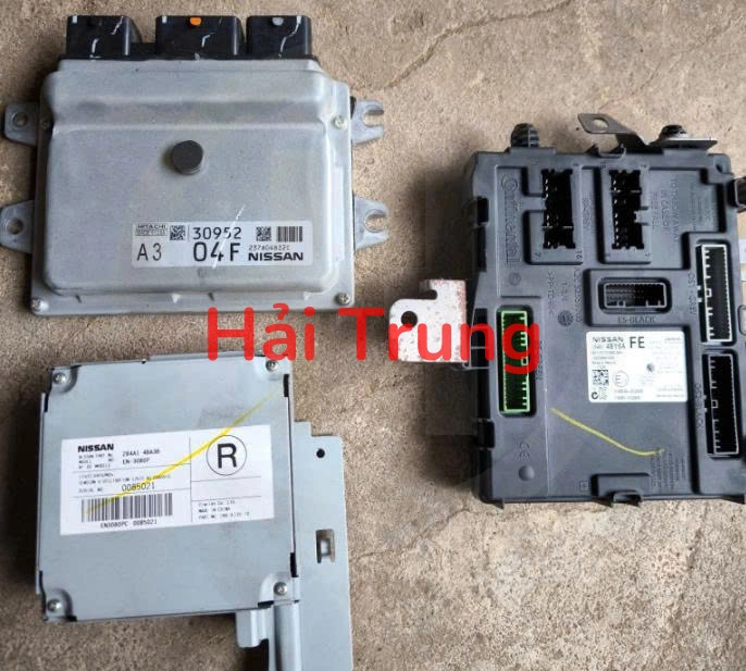 Hộp điện Nissan X-Trail 2018 Tháo Xe