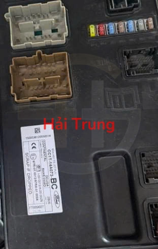 Hộp cầu chì thân xe hộp Gem Ford Transit Tháo Xe CC1T-14A073-BC CC1T14A073BC