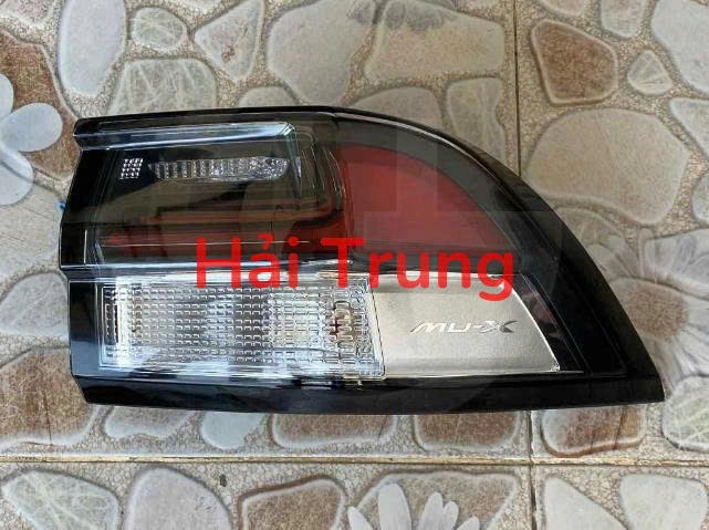 Đèn hậu ngoài Isuzu Mu-X 2025 Tháo Xe
