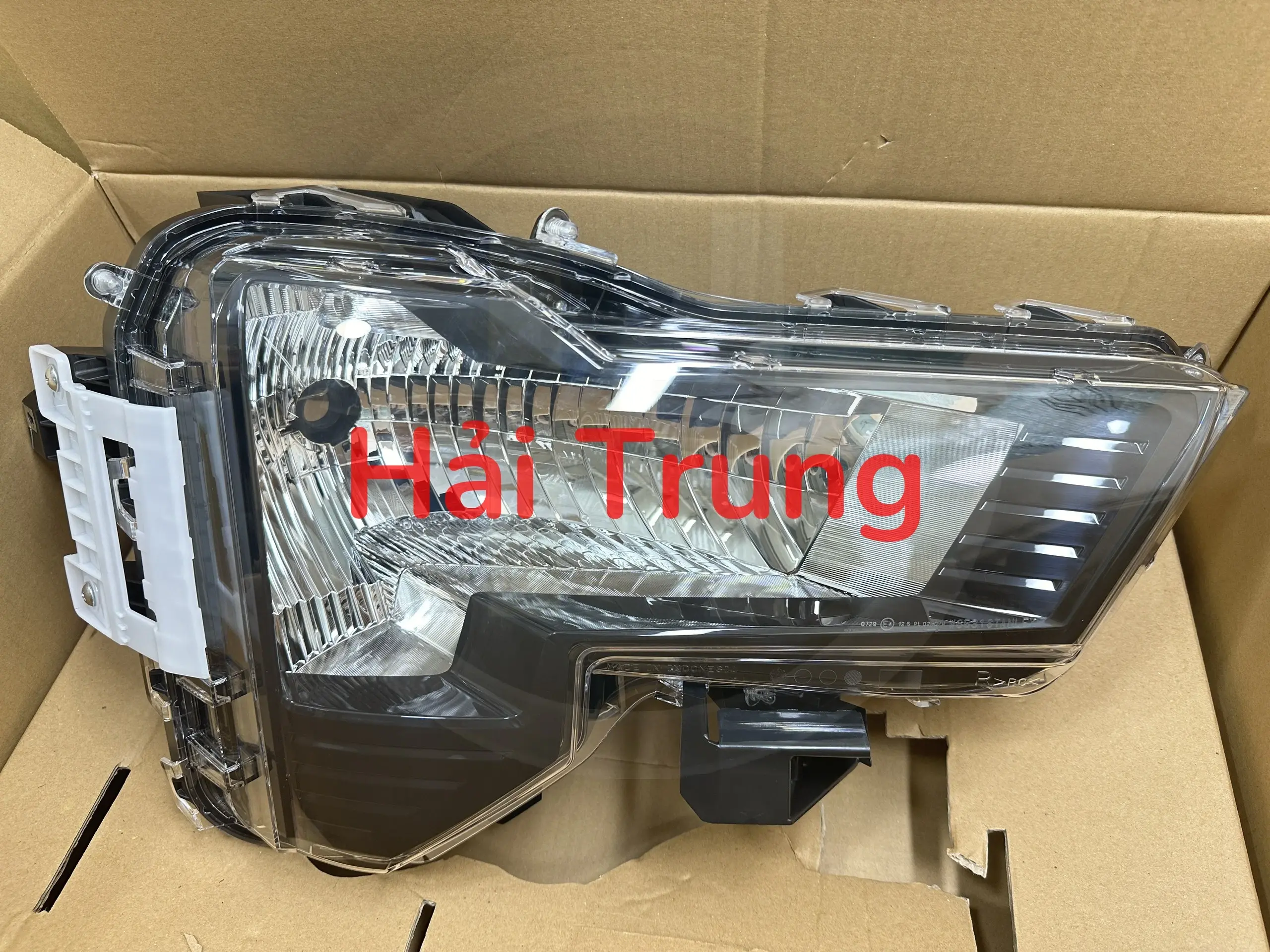 Đèn pha Mitsubishi Xpander 2022-2025 không LED chính hãng 8301D830 8301D829 