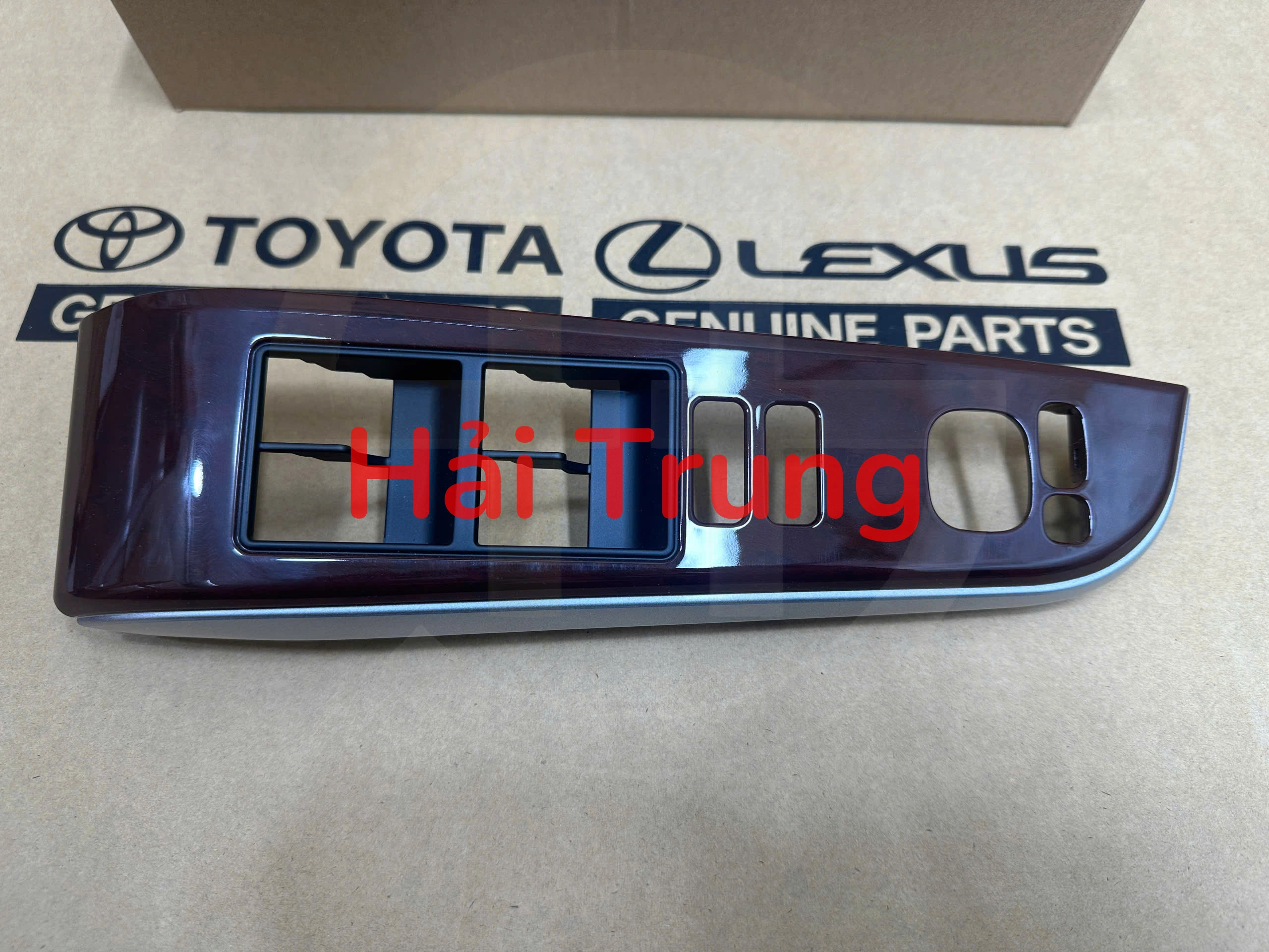 ỐP CÔNG TẮC LÊN XUỐNG KÍNH TỔNG TOYOTA CAMRY 